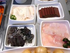 -海底捞火锅鲜切牛肉主题店(长寿路店)
