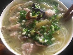 酸菜米线-老字号巴山酸菜米线(巴渝佳梦小区店)