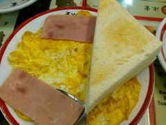 火腿炒蛋多士-华星冰室(湾仔店)