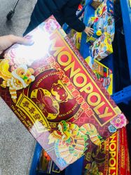 -逝水玩具折扣店