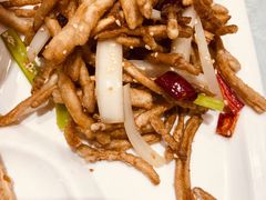 干煸茶树菇-添福来墨鱼饺子 · 海鲜东北菜(大连星海·黄浦路店)