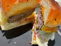 美式双重芝士牛肉汉堡-HERB SPICE(来凤街店)