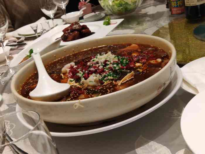 梅苑中餐厅-"梅苑餐厅是开在金陵大酒店二楼的中餐厅,入.