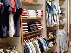 -TommyHilfiger(惠隆贵安奥特莱斯店)