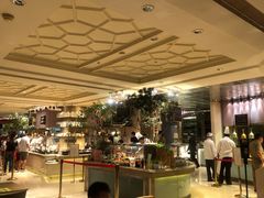 -咖啡苑自助餐厅·中国大饭店