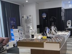 -三目眼镜·蔡司视觉合作店(青浦宝龙店)
