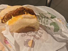 -麦当劳(上海虹桥站30B检票口楼上)