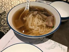 -美奈小馆·越南料理(中航城君尚购物中心店)