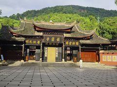 -峨眉山报国寺