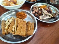 -鸿浩扒猪脚米线