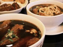 红烧牛肉台湾刀削面-中国厨房/台湾牛肉面