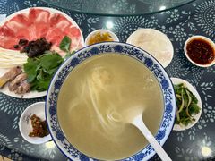 -桥香园云南过桥米线(金马碧鸡店)