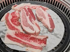 烤厚切黑香猪五花肉-烤路里·韩国品质自助烤肉(石路天虹4号店)