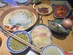 -洱火云南酸菜牛肉火锅(石景山当代商城店)