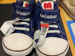 -爱革·奢品·鞋包·衣物·家居(金桥国际商业广场店)