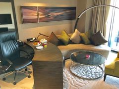 -上海滴水湖皇冠假日酒店