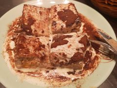 漏奶滑-潮界(虹桥新天地店)