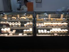 面包甜点陈列柜-三元梅园(团结湖店)