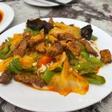 这家新疆菜馆真是绝了！羊肉串烤得香喷喷