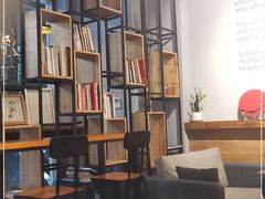 -LEO CAFE