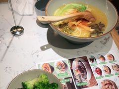 -百春原湖南牛肉粉(百联世纪店)