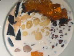 -RUXU入续糖水铺与包(卓悦中心店)