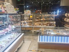 面包甜点陈列柜-巴黎贝甜(右安门店)