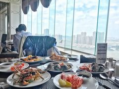 -荣誉国际酒店-云顶旋转餐厅