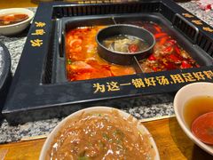 -老牌坊云南鱼豆花火锅(哈西万达店)