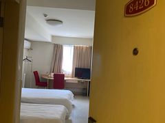 -锦江之星(广州海珠江泰路地铁站店)