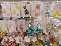 -名创优品(广东省广州琶洲保利广场店)