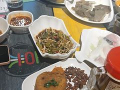 -四季喧黔味豆米火锅(万达广场店)