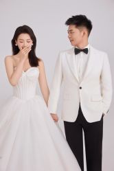 -雪中彩影婚纱摄影·微光艺术中心