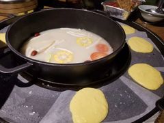 -三人行骨头王火锅(长寿店)