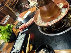 -果松木炭酸菜铜火锅·外婆参鸡汤