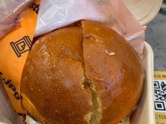 柠香蟹籽牛肉汉堡-JPG canteen(广州寺右公馆店)