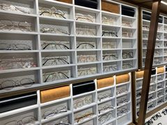 -视野联行眼镜·蔡司授权店(长白万象汇店)