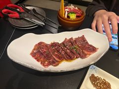 -山川小町·极番烧肉(新地假日广场店)