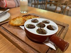 蜗牛配蒜香面包-EN SPACE恩空间