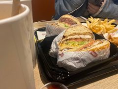-The Habit Burger Grill 哈比特汉堡(复兴soho店)