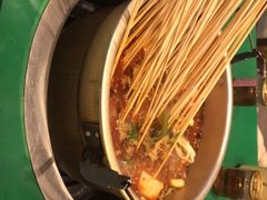 -巷子里头麻辣烫火锅串串(温江店)