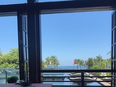 -亚龙湾喜来登·美景台大堂吧