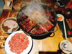 -白乐天毛肚火锅馆(解放碑店)