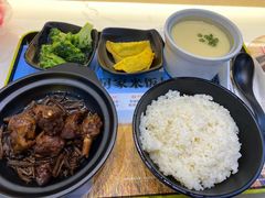 茶树菇老鸭饭-老娘舅(杭州东站店)
