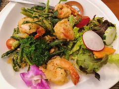 -Chom Cafe and Restaurant