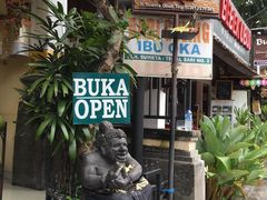 -Warung Babi Guling Ibu Oka 3