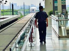 -龙阳路磁悬浮列车总站-停车场