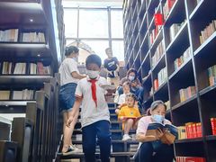 -钟书阁(松江泰晤士小镇店)