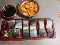 -围炉肉舍•炭烤活鳗•丹东海鲜烤肉(步行街店)