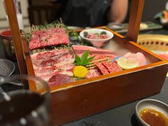 -山川小町·极番烧肉(新地假日广场店)